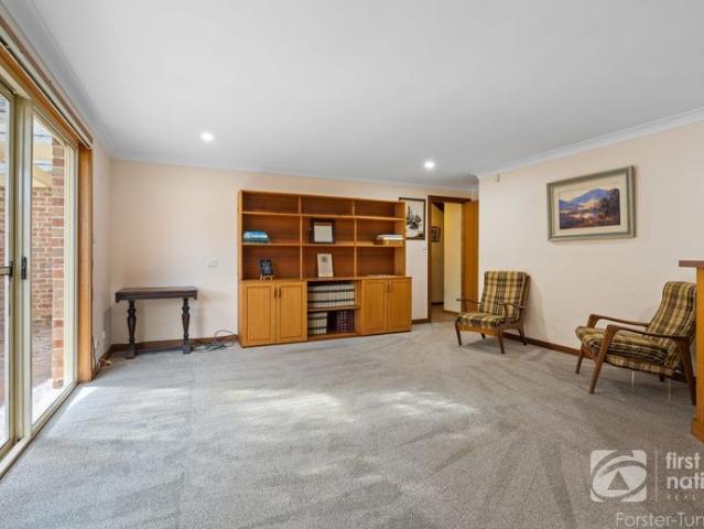 Spacious Dual Level Home Near One Mile Beach