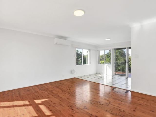 Spacious Dual Living Family Home in Fingal Bay