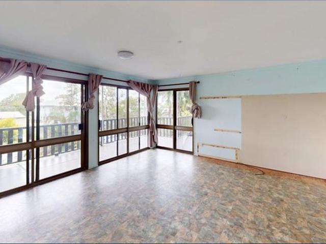 Spacious Dual Living Home on Huge Double Block – Room for All the Toys!