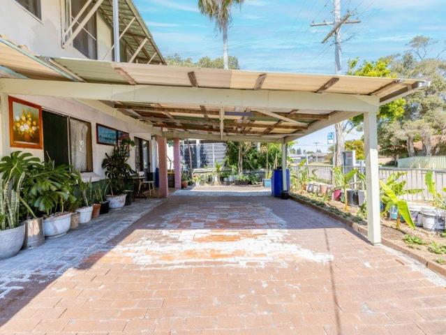 SPACIOUS DUAL LIVING HOME IDEAL FOR EXTENDED FAMILIES