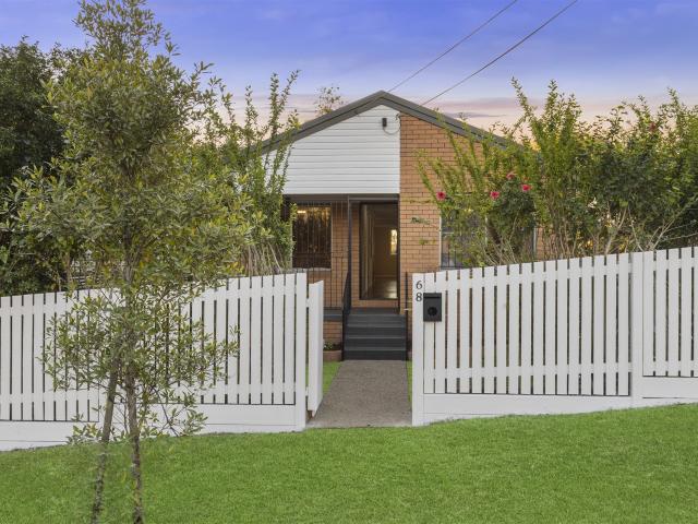 spacious dual living home in prime kelvin grove location