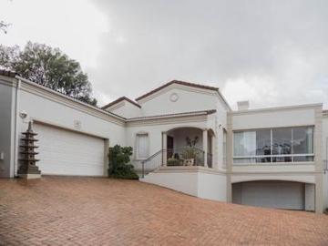 House for sale in Dennegeur, Somerset West - Powder room