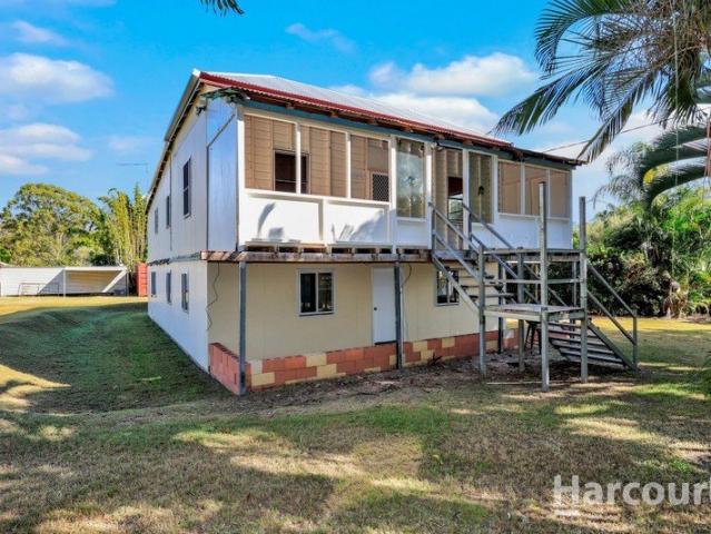 Spacious dual living residence set on a large 2,024 sqm block !