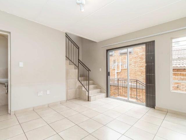 Spacious Duplex 3 Bedroom Townhouse