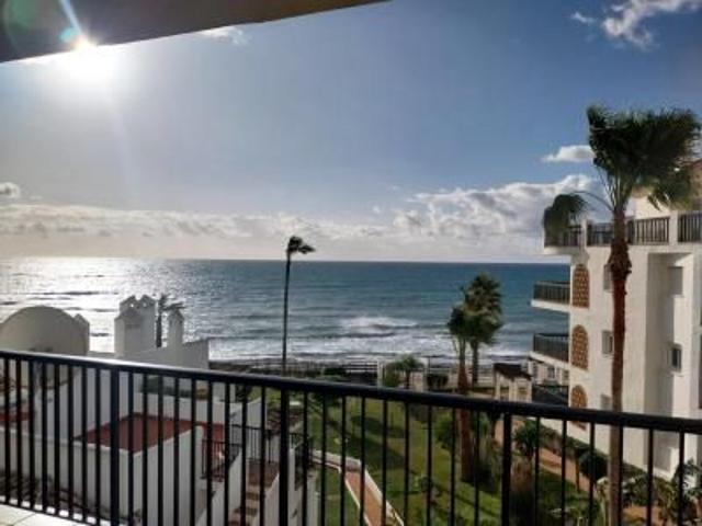 Spacious duplex apartment in a beachfront for temporal rentals!