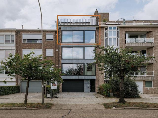 Spacious duplex apartment with 3 Bedrooms, 2 Bathrooms, and