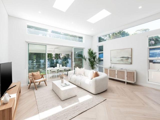 Spacious duplex in convenient location