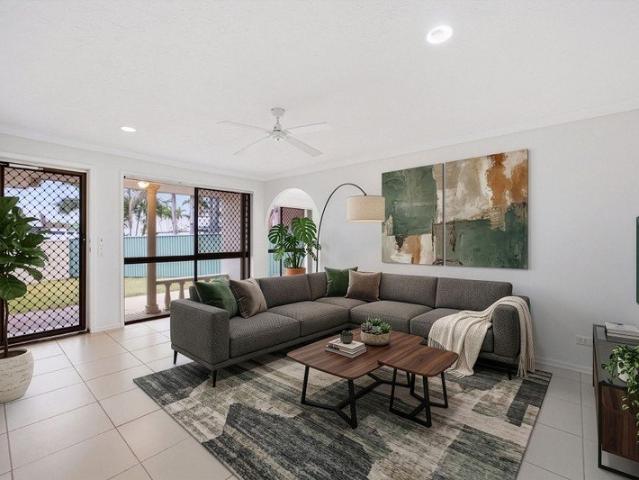 SPACIOUS DUPLEX in PEACEFUL CUL DE SAC
