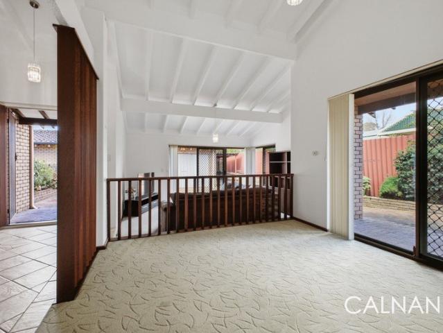 Spacious Duplex in Prime Bull Creek Location Rossmoyne Senior High School Zone
