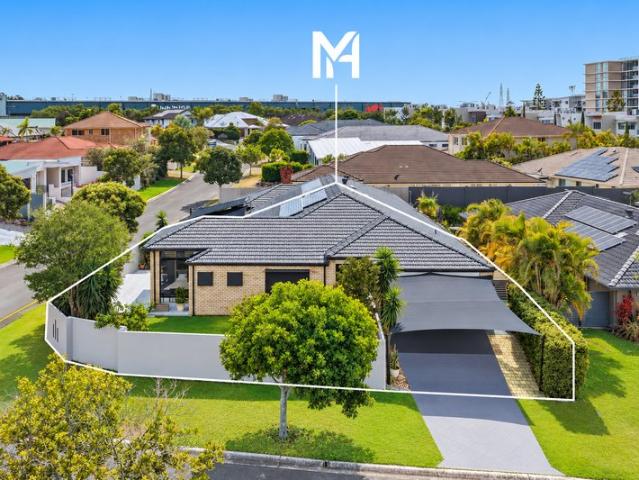 Spacious Duplex Living on 400m² Lot Vacant & Move In Ready!