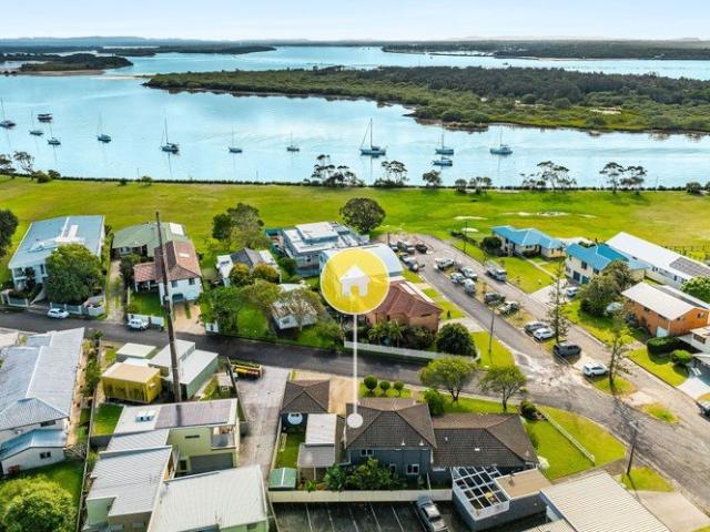 Spacious Duplex Living in a Quiet Yet Central Yamba Location