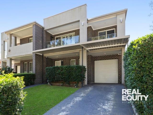 Spacious Duplex Living Short Stroll To Lakeside