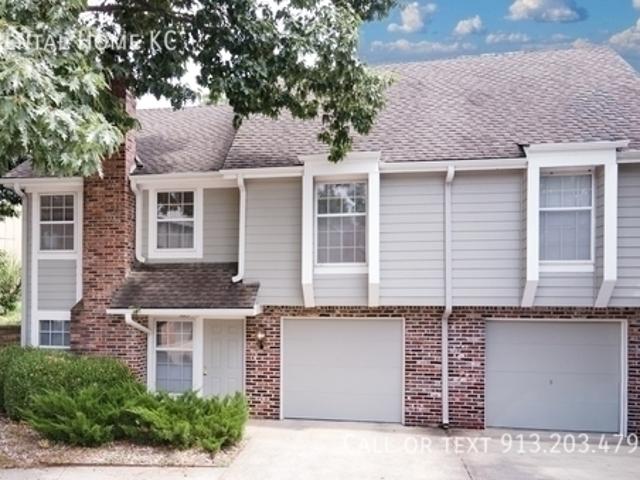 Spacious duplex w/finished lower level #5613