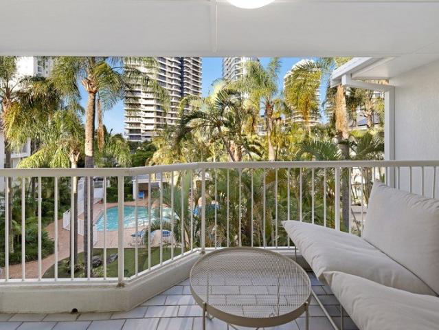 Spacious East Facing Top Floor Apartment