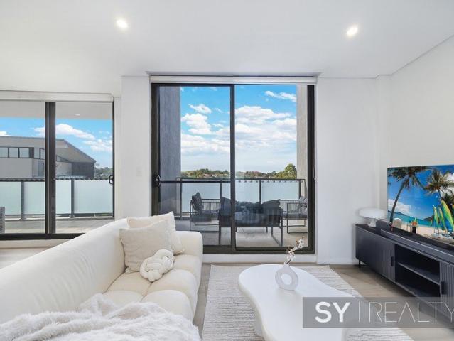 Spacious East Facing Apartment with Two Car Spaces & Resort Amenities