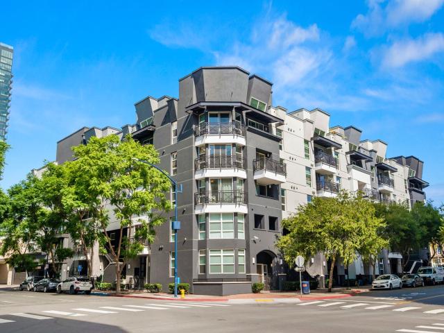 Spacious East Village 2 Bedroom at Park Blvd West, Available Now!