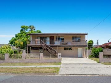 Spacious Elevated Home with Dual Income Potential in Prime Rochedale South Location