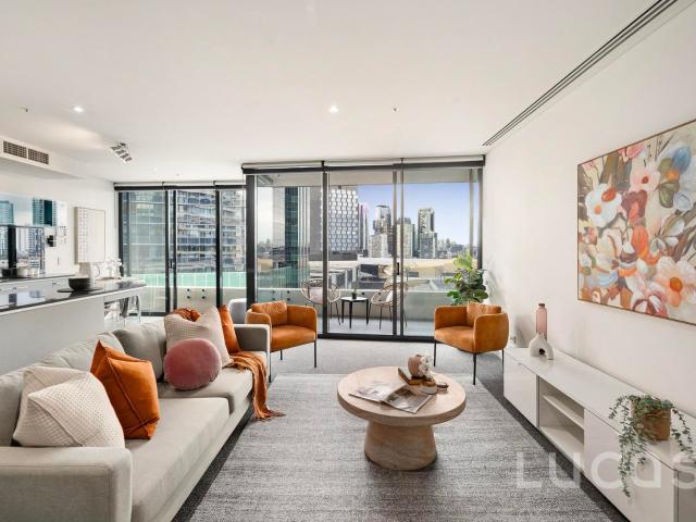 Spacious elegance in tower 1 with river & bay views
