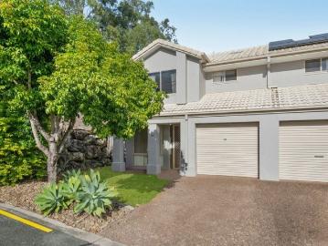 Spacious End Position Townhouse in Secure Gilston Grange Estate