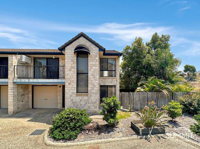 Spacious End Unit Townhouse in the Heart of Tannum Sands