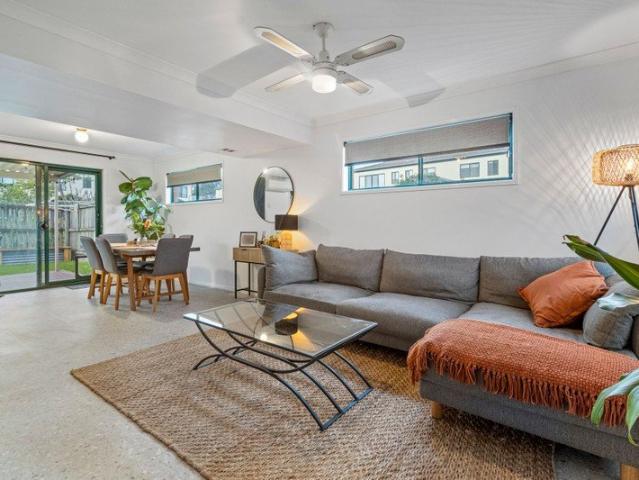 SPACIOUS END UNIT WITH A NEW COVERED ALFRESCO DECK!