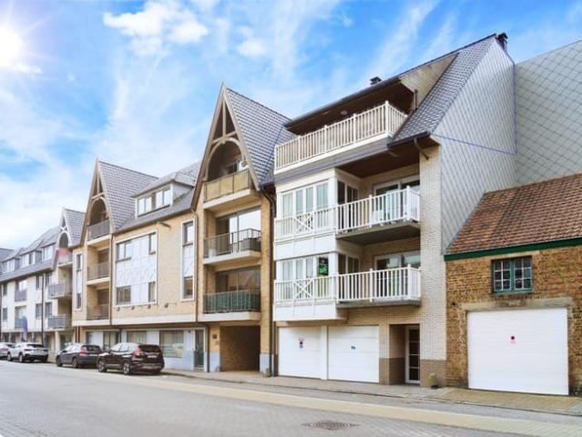 Spacious, energy efficient duplex apartment near the center