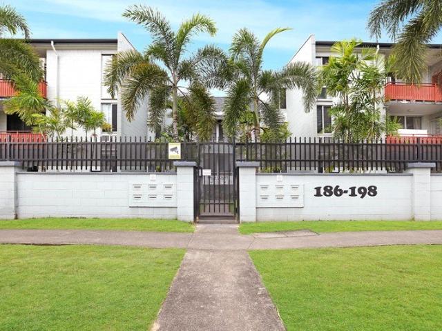 Spacious Esplanade Apartment