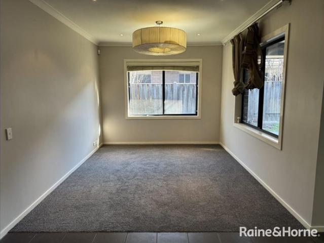 Spacious Ex Display Family Home In a Prime Williams Landing Location