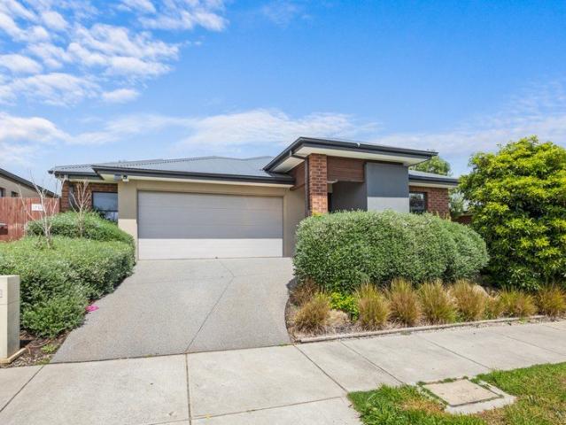 Spacious ex display home in prime location