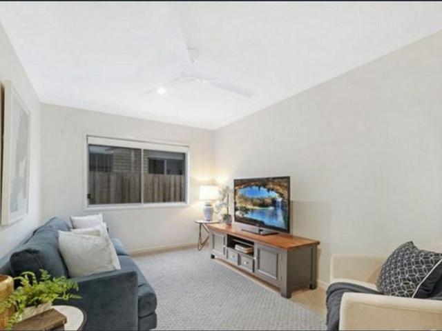 Spacious Executive 4 Bedroom Home in Fitzgibbon