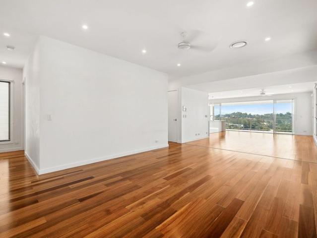 Spacious Executive 5 Bedroom, 4 Bathroom Home with Study and Pool — Panoramic Views Included!
