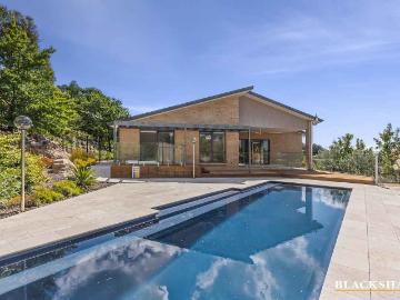 Spacious Executive Family Home with Million Dollar Panoramic Views