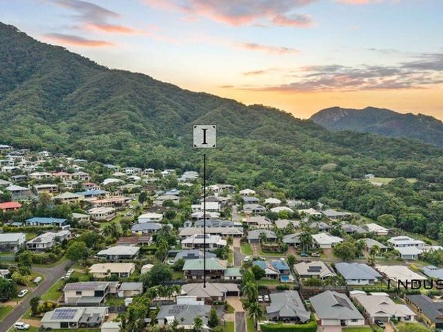 Spacious Executive Family Living in a Peaceful Redlynch Rise