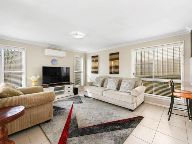 Spacious executive style unit