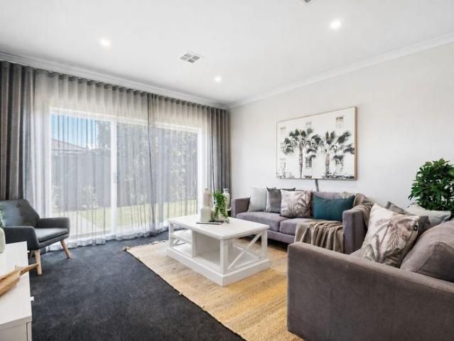 Spacious Executive Residence in Superb Coastal Setting