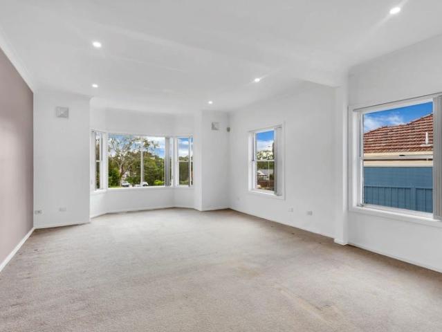 Spacious Family Comfort in Prime Loftus