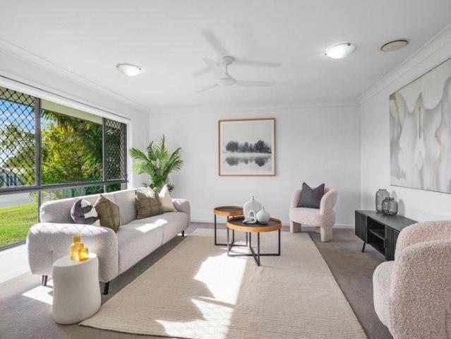 Spacious Family Centric Living Quiet Position, Fully Fenced & Nature Nearby