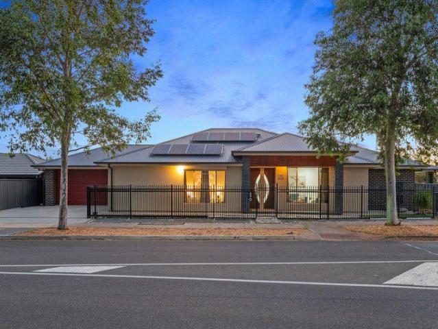 Spacious Family Entertainer in a Prestigious Pocket