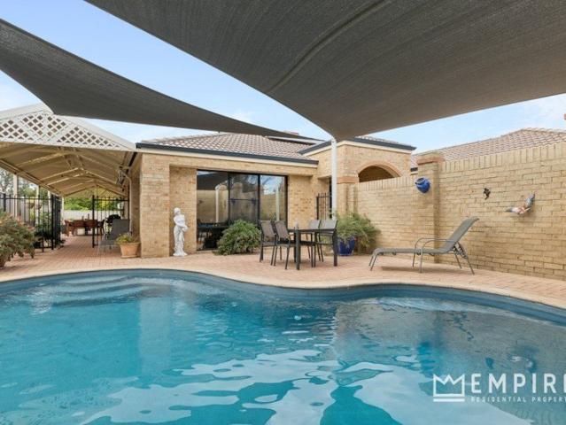 Spacious Family Entertainer In A Prime Location