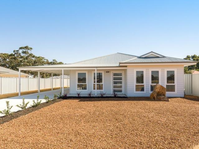 Spacious Family Entertainer with Theatre Room & Modern Open Plan Living in the Heart of Corrigin