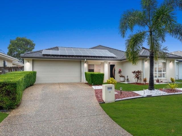 Spacious Family Entertainer with Inground Pool
