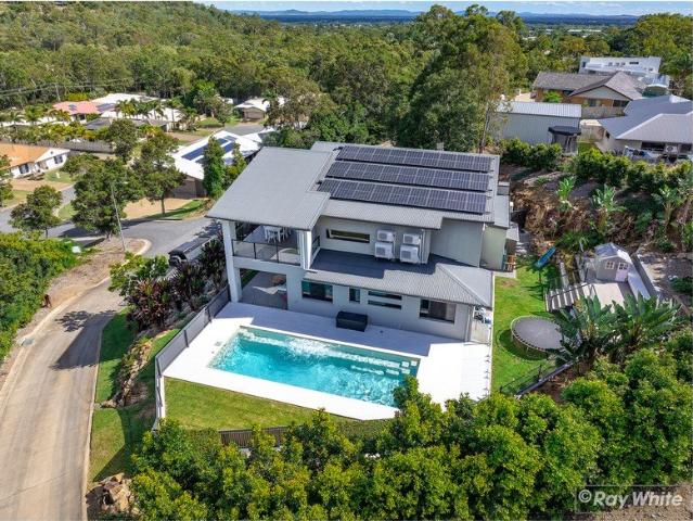Spacious Family Entertainer with Pool & Views