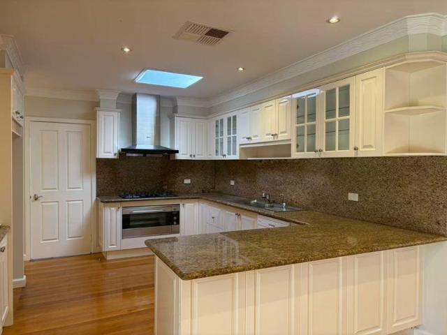 SPACIOUS FAMILY HOUSE