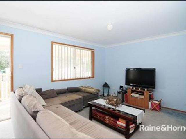 Spacious Family Home 4 Bed, 2 Bath, Garage Walking Distance to School & River