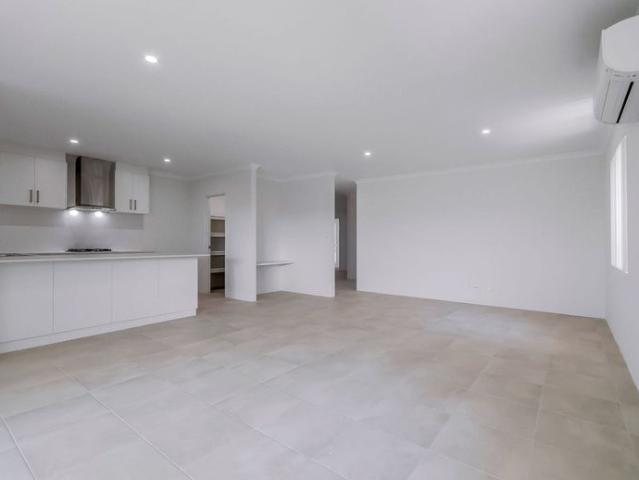 SPACIOUS FAMILY HOME | 4 BEDROOMS | MULTIPLE LIVING AREAS | SOUTH YUNDERUP