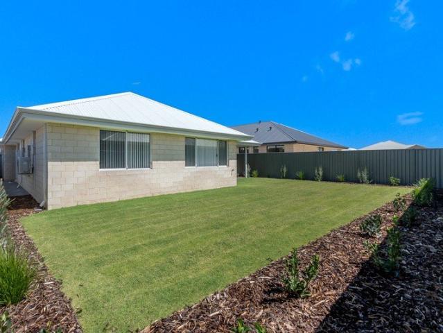 SPACIOUS FAMILY HOME | 4 BEDROOMS | MULTIPLE LIVING AREAS | SOUTH YUNDERUP