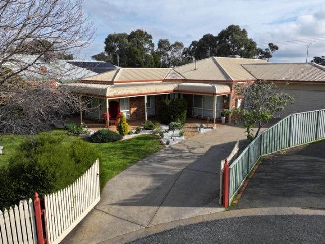 SPACIOUS FAMILY HOME