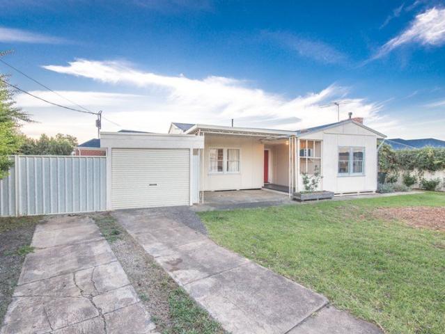 Spacious Family Home | 8km to the CBD