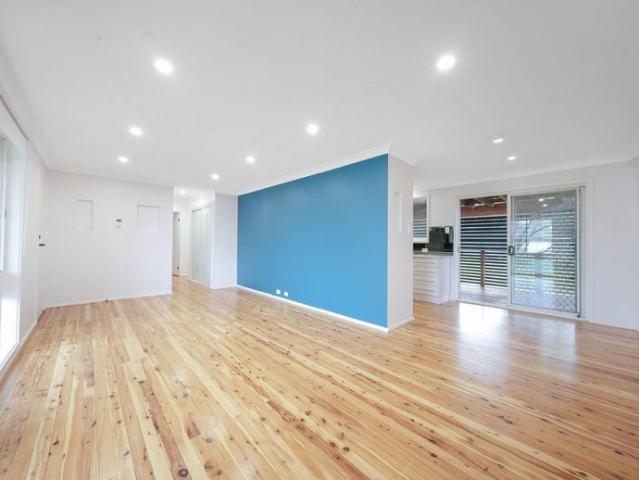SPACIOUS FAMILY HOME !