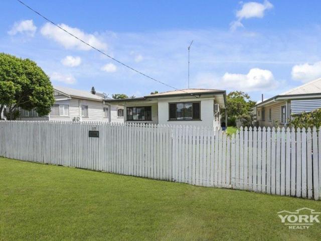 Spacious Family Home! Two Street Access!